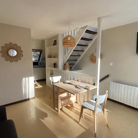 Au Nid De L’écureuil *